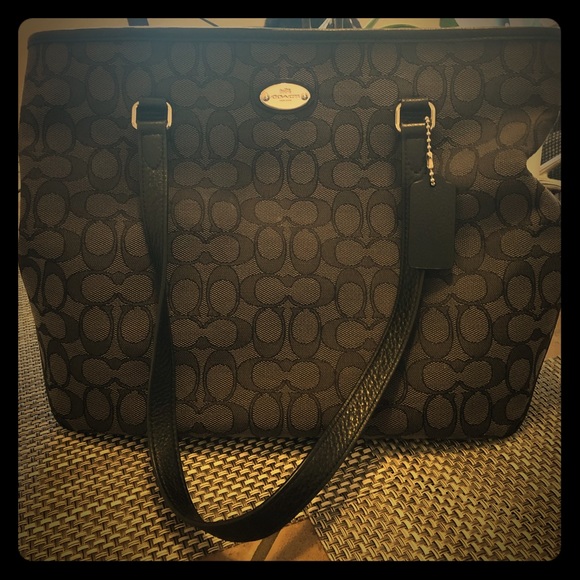 Coach Handbags - Coach Purse